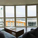 Luxury 3 Bedroom 3 Bathroom Balcony Apartment - Gunwharf Quays Apartments