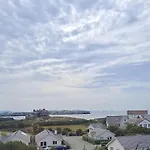 Pass The Keys Modern 2 Bedroom Apartment With Stunning Sea Views