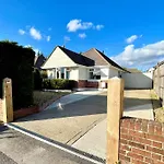 Modern, Central Bungalow With Large Garden
