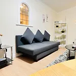 Peaceful 2 Bedroom Flat With Free Parking