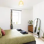 Esplanade Retreat