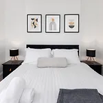 Air Host And Stay - Walton Breck Lodge - Sleeps 5 Free Parking, 10 Minutes To City Centre