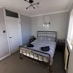 The Quay - Harbour View Apartment - By Tifa Stays