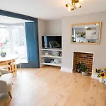 Stunning 3 Bed Home, 5 Mins From Margate Beach