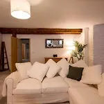 Barbican, Plymouth Outstanding Luxury Apartment