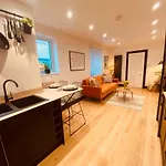 Apartment On The Hoe & Coastal Path With Free Parking