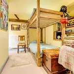 Family Country Cottage With A Private Valley View
