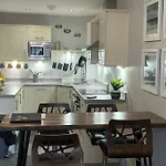 Fabulous Flat Near Fistral Beach