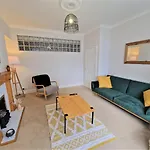 Lovely Seafront Apartment With Garden