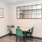 Brighton City Centre Seafront 2 Bedrooms Flat Bn112Shp01