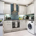 Pass The Keys Lovely 2Br Terrace House Ormeau Park Area