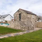 Cornwall - Unique Two Storey Barn