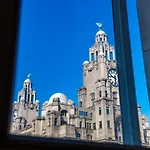 Host & Stay - The Three Graces Apt