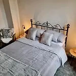 Cosy Terrace House