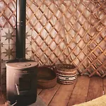 Elf Yurt - Yurtopia