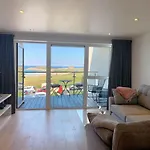 7 Ocean Gate