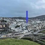 Ilfracombe Landmark View 3 Bedrooms Sleeps 68