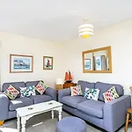 8 Dolphin Court
