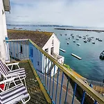 8 Dolphin Court