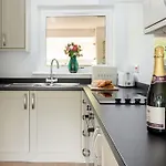 Sandpiper 3 - The Cove - Stunning Views, Heated Pool, Allocated Parking