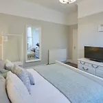 Host & Stay - Sandpiper Apartment