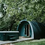 Snowdonia Mawddach Cabin + Hot Tub
