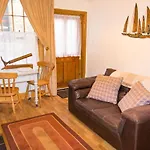 Host & Stay - Shoemakers Cottage