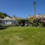 Trevan House, Port Isaac Bay Holidays