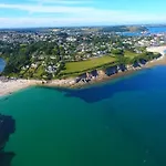 The Emslie Road Beach Flat