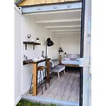 Trethowels Grey Hidden Hut
