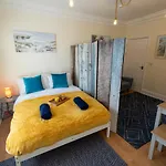 Stunning Seaside Apartment - Sleeps 5