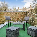 Host Liverpool - Spacious Family Home Pets Welcome