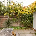 Stylish Loft Apartment Moments From Beach By Whitstable-Holidays, Bowline