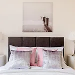 Heart Of Edinburgh City Centre 3 Bed Georgian Apt