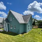 Luxurious 4 Bedroom New England Style Villa - Trewhiddle V12