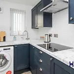 Host Liverpool - Riverside Retreat By Centre With Private Parking