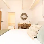 Whitstable Wishes, A Stylish Seaside Retreat, Whitstable With Parking Space