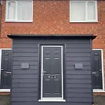 Hosted By Ryan - 2 Bedroom Apartment