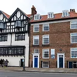 Herring Girl House - Harbourside Property, Sleeps 8