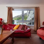 Fab Arthur Seat Views, Old Town Apartment