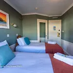 Pass The Keys Room 18 Twin The Gentle Kitty Boutique Suite