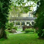 36 Strawberry Hill, Tolroy Manor