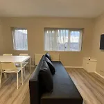 Hosted By Ryan - 1 Bedroom Apartment