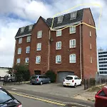 Lovely, Sleeps 6, Riverside Views, Parking, Gy