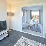 Host & Stay - Armitage Road