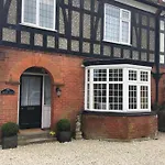 Brook Lodge Garden Flat