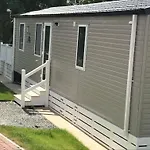 Luxury Holiday Home Sleeps 6 Pet Friendly