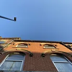 Flat 2, 3 Saville Place