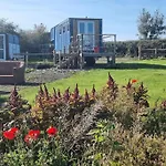 Betty Bedford Horsebox Glamping