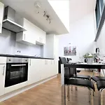 Lovely Modern Central & Spacious